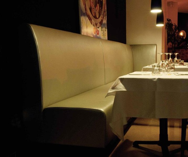 Итальянская мягкая мебель для кафе и ресторанов Club Sofa фабрики Domingo Salotti