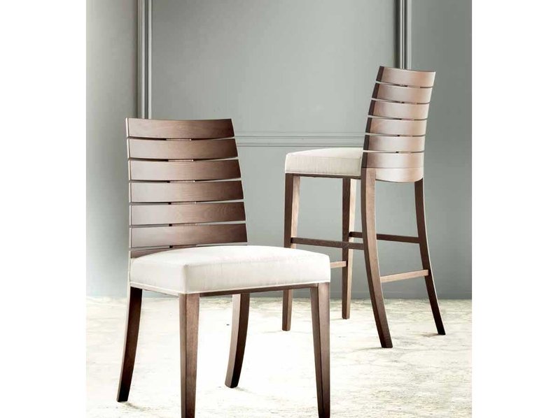 Итальянские стулья и кресла Charm фабрики Costantini Pietro