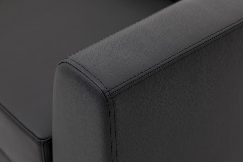 Дизайнерский диван Eva 3-местный черная кожа от дизайнерской студии Profoffice