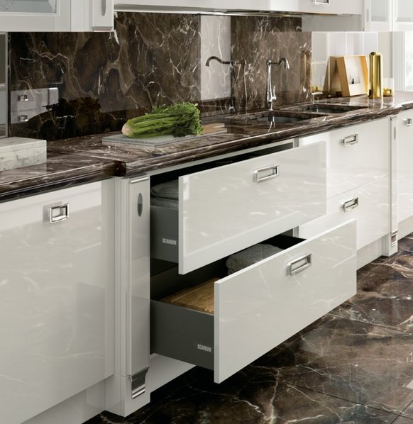 Итальянская кухня Exclusiva 02 фабрики SCAVOLINI