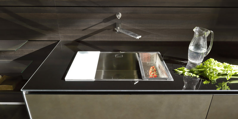 Итальянская кухня Riciclantica Inox Touch фабрики VALCUCINE