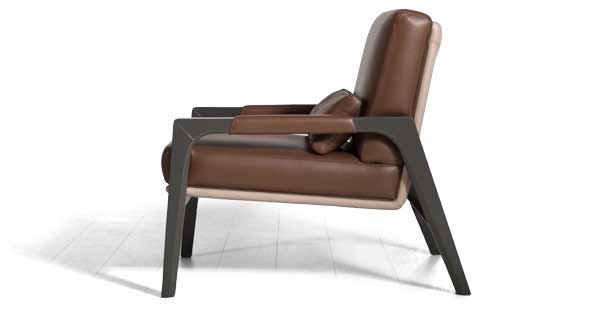 Итальянское кресло V145 фабрики ASTON MARTIN