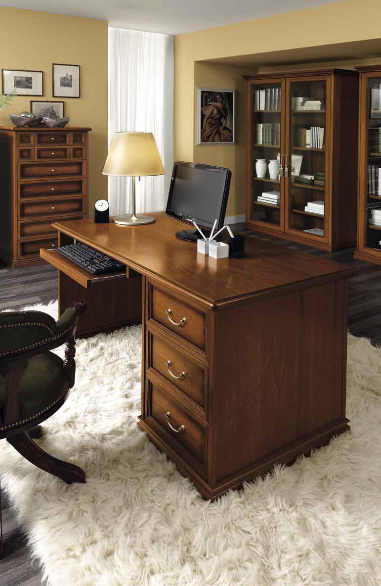 Шкафы и столы для кабинета