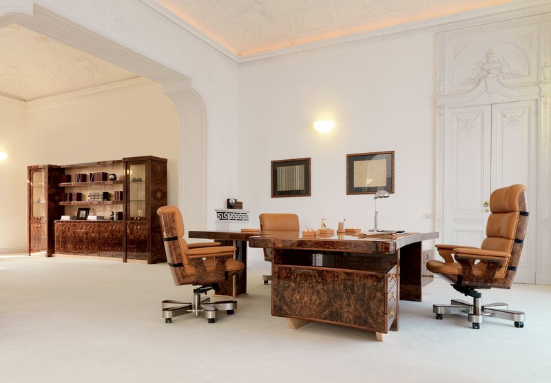 Итальянский письменный стол VENUS фабрики R.A. MOBILI S.P.A.