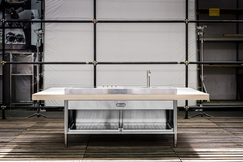 Итальянский стол для кухни 190X250 фабрики ALPES INOX