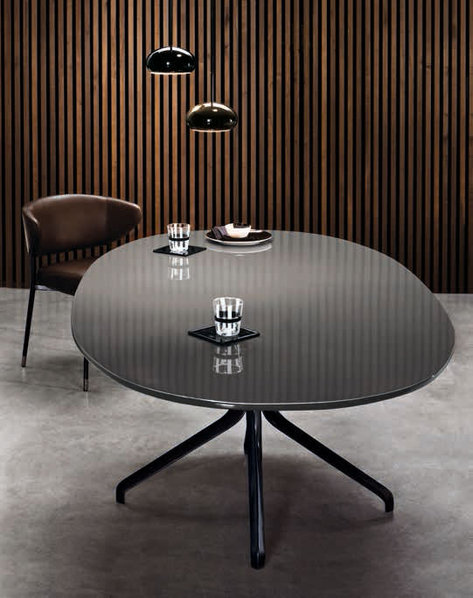 Итальянский стол CLAYDON фабрики MINOTTI