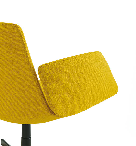 Итальянское кресло Catifa Sensit Lounge 4 ways, low backrest фабрики ARPER