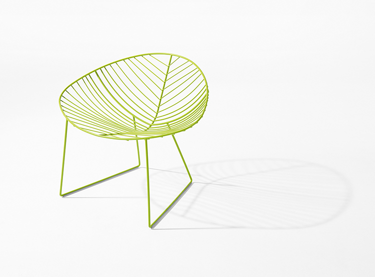 Итальянское кресло Leaf Sled Lounge фабрики ARPER