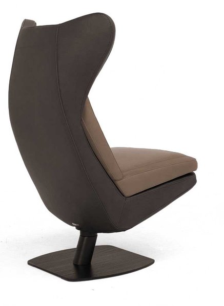 Итальянское кресло V011 фабрики ASTON MARTIN