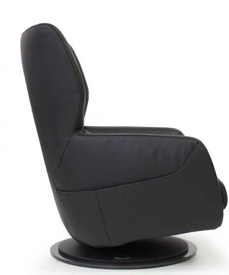 Итальянское кресло V152 фабрики ASTON MARTIN