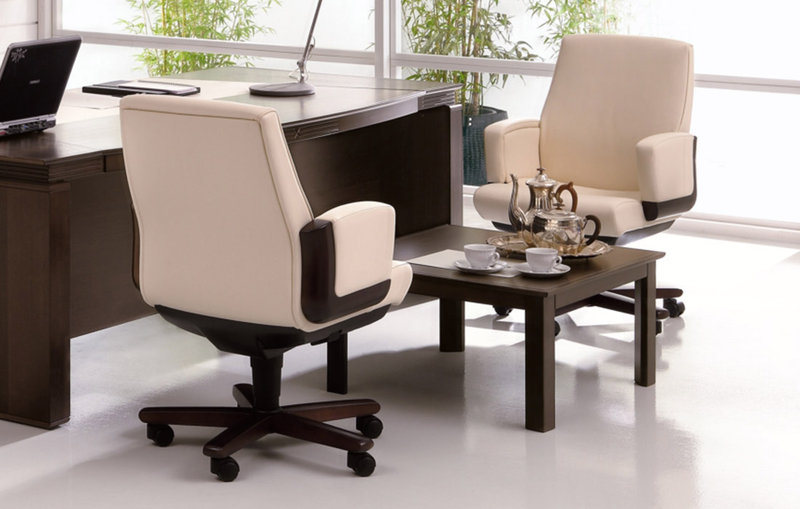 Кресло для переговоров Dazato Dico Wood B (кожа, беж/венге) от дизайнерской студии Profoffice