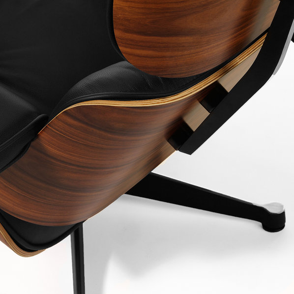 Кресло Eames Style Lounge Chair & Ottoman черная кожа/палисандр от дизайнера CHARLES & RAY EAMES