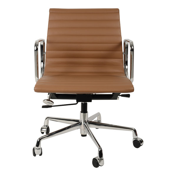 Кресло Eames Style Ribbed Office Chair EA 117 коричневая кожа от дизайнера CHARLES & RAY EAMES