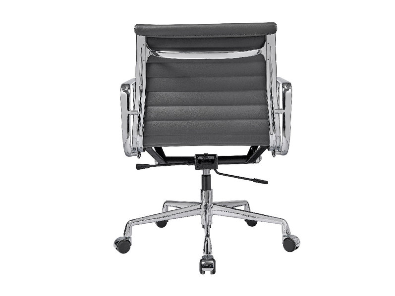 Кресло Eames Style Ribbed Office Chair EA 117 кожа графит от дизайнера CHARLES & RAY EAMES