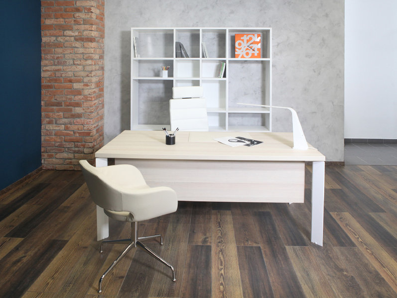 Офисный стол Fermo Light 160 см белые опоры от дизайнерской студии Profoffice