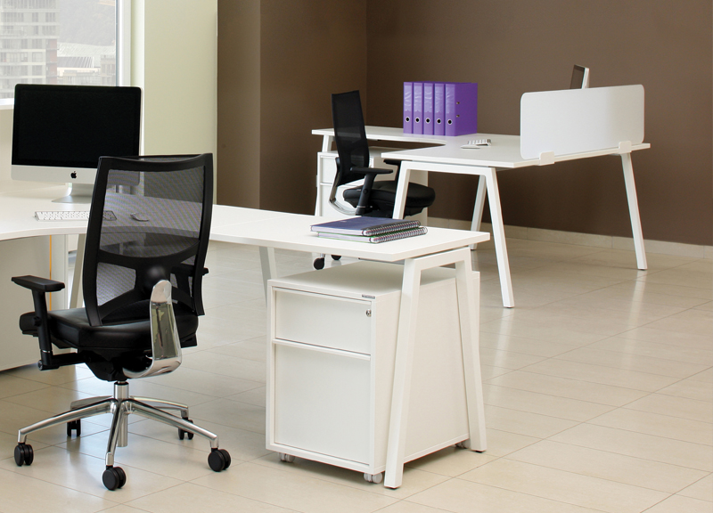 Система офисных столов Nova A для нескольких сотрудников фабрики Narbutas