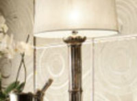 Настольная лампа из керамики цвета платина с абажуром серебро ламе