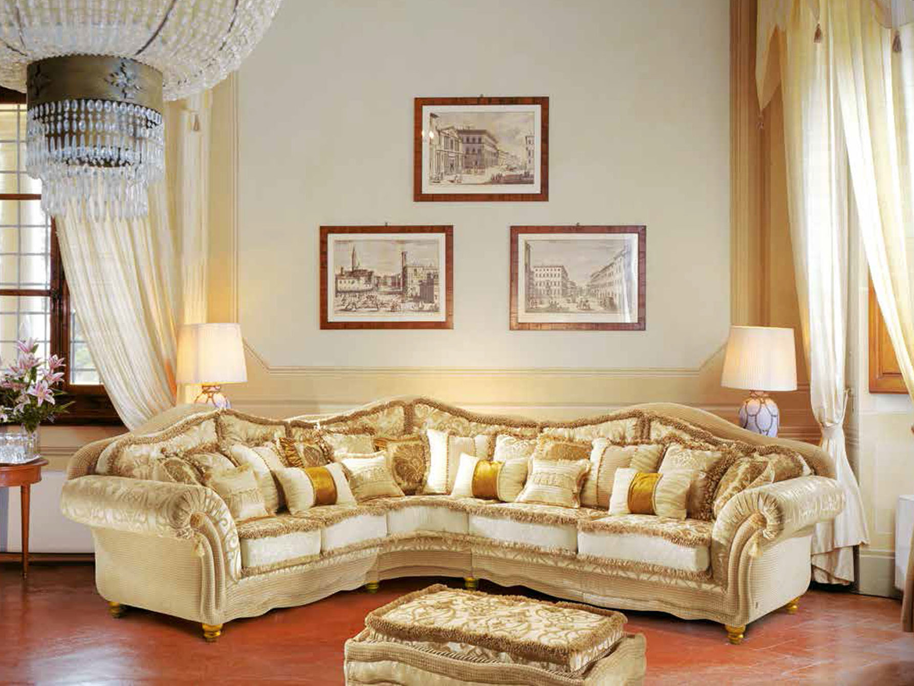 Красивые диваны в гостиную в классическом стиле