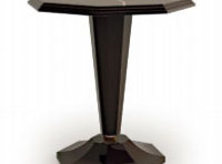 Восьмигранный столик с узором елочкой и декором 