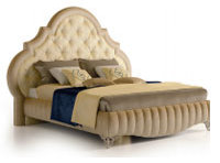Кровать с мягкой обивкой, внутренние размеры 180 х 200