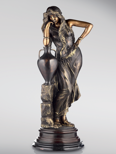 Итальянская бронзовая статуя Rebecca with amphora фабрики Fonderia Artistica Ruocco