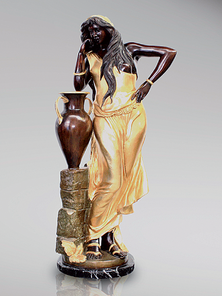 Итальянская бронзовая статуя Rebecca with amphora I фабрики Fonderia Artistica Ruocco