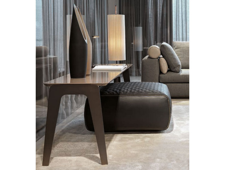 Итальянский пуф ASHLEY фабрики MINOTTI