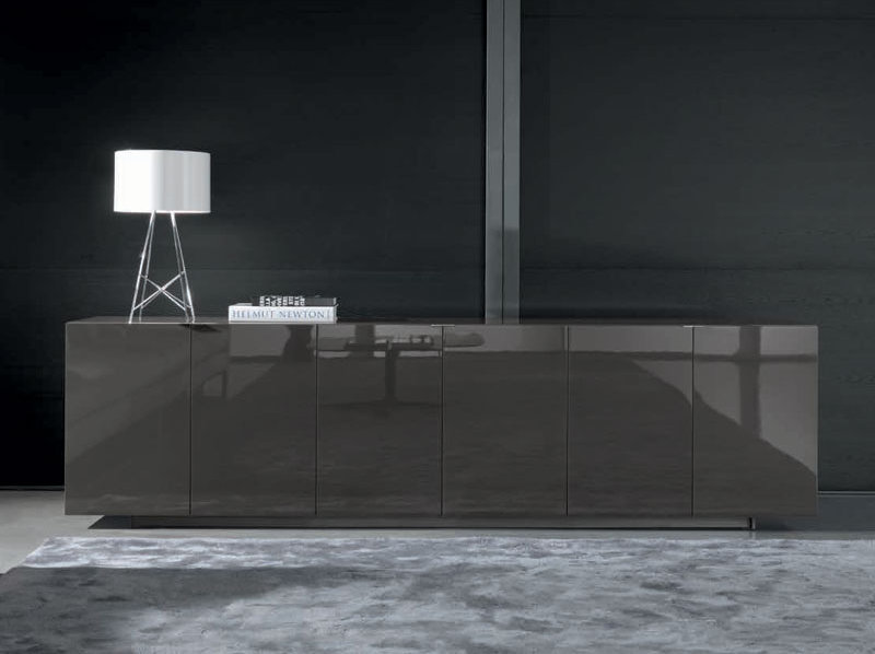 Итальянский буфет HARVEY LINE 01 фабрики MINOTTI