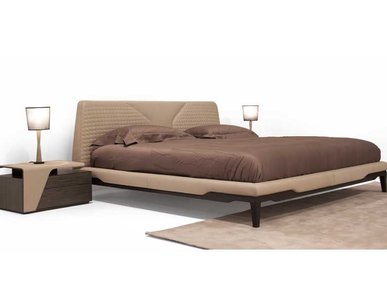 Итальянская кровать V147 фабрики ASTON MARTIN