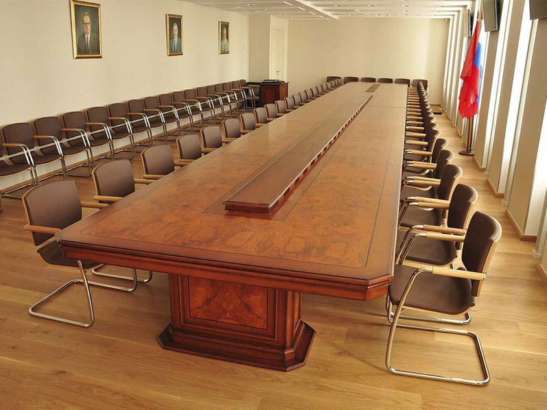 Испанский стол для переговоров PARLAMENT фабрики ALPUCH