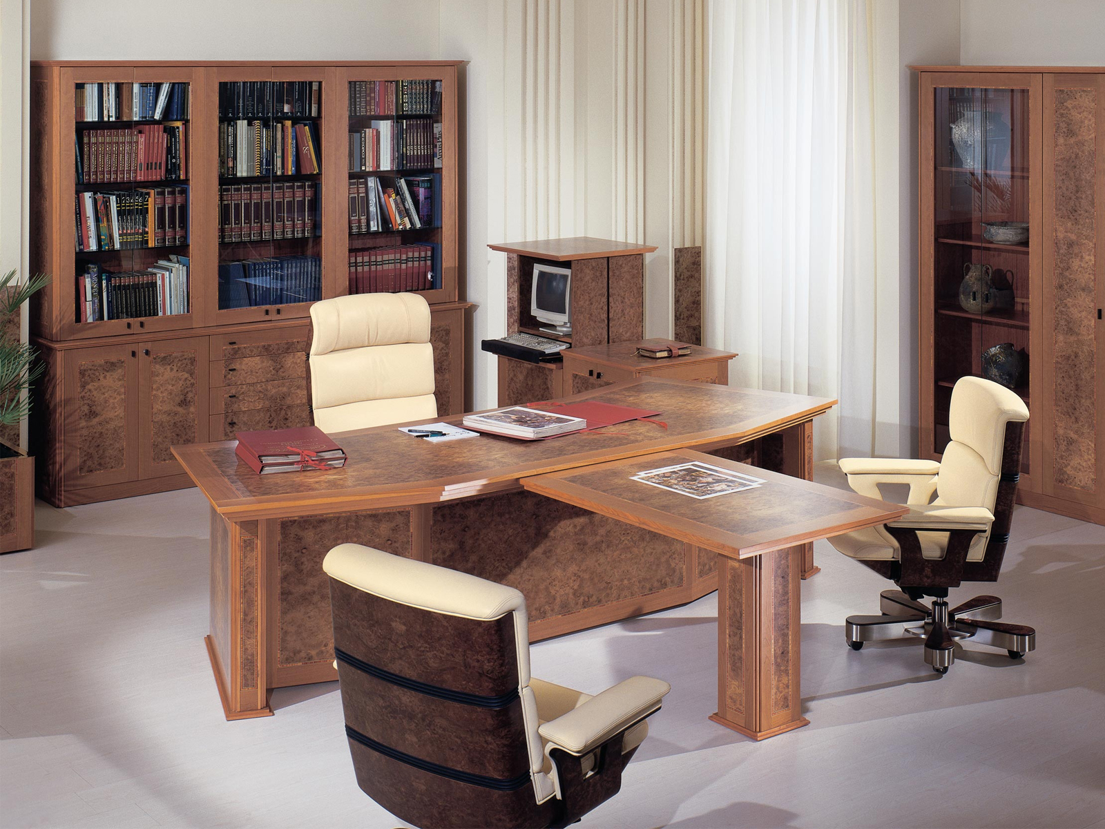 мебель для кабинета из дерева