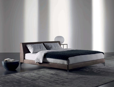 Итальянская кровать LOUIS UP BED фабрики MERIDIANI