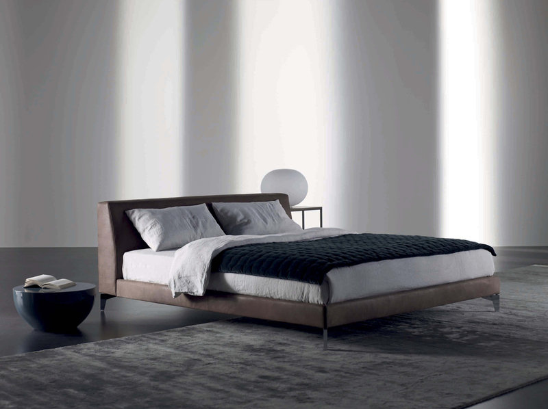 Итальянская кровать LOUIS UP BED фабрики MERIDIANI