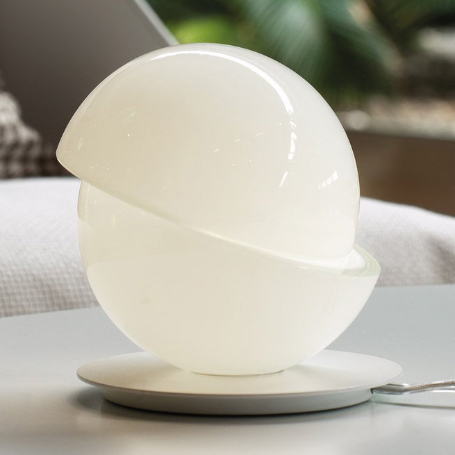 Итальянская настольная лампа Aibu фабрики AXO LIGHT Итальянская настольная лампа Aibu фабрики AXO LIGHT