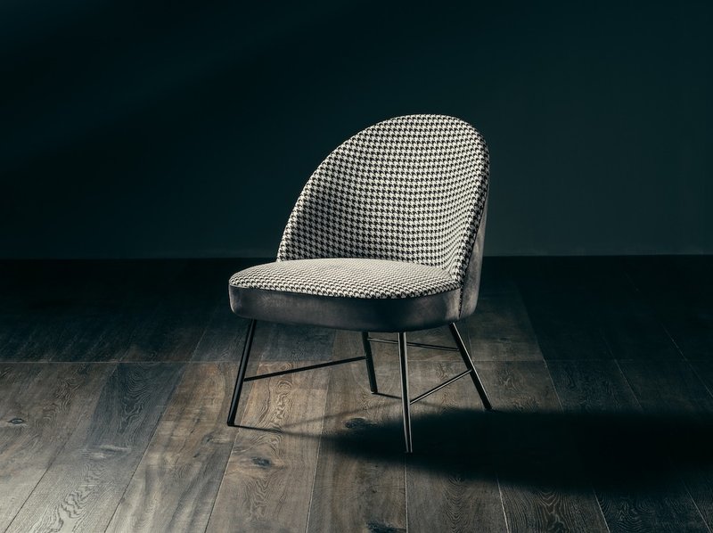 Итальянское кресло AVEC MOI фабрики GIOPAGANI