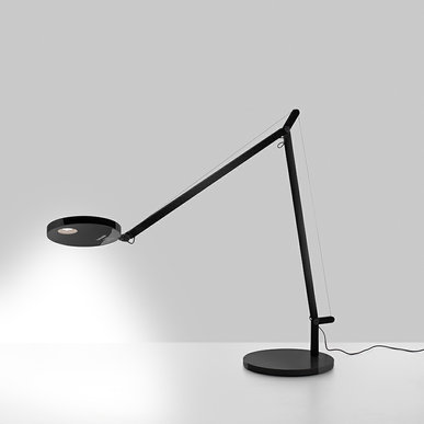 Итальянская настольная лампа Demetra Black фабрики ARTEMIDE