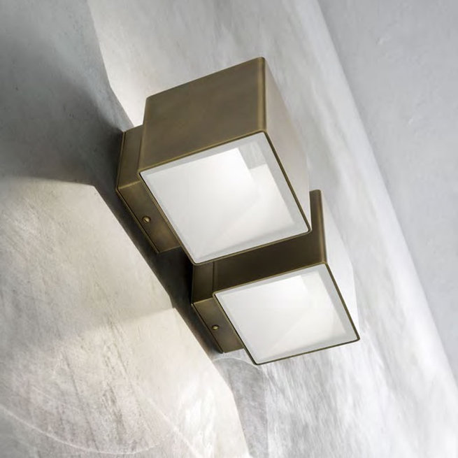 Настенный светильник Cubetto фабрики Aldo Bernardi