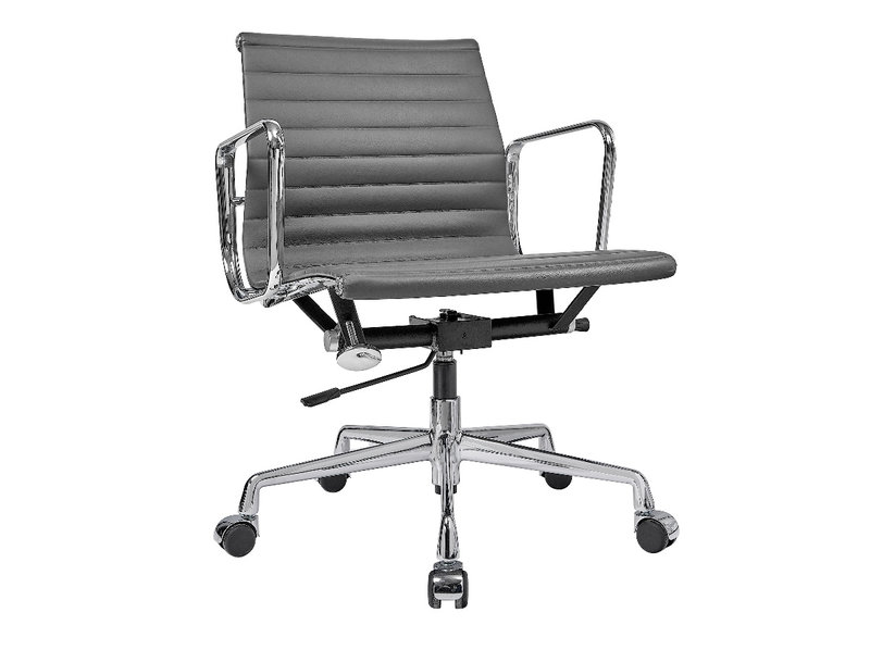 Кресло Eames Style Ribbed Office Chair EA 117 кожа графит от дизайнера CHARLES & RAY EAMES