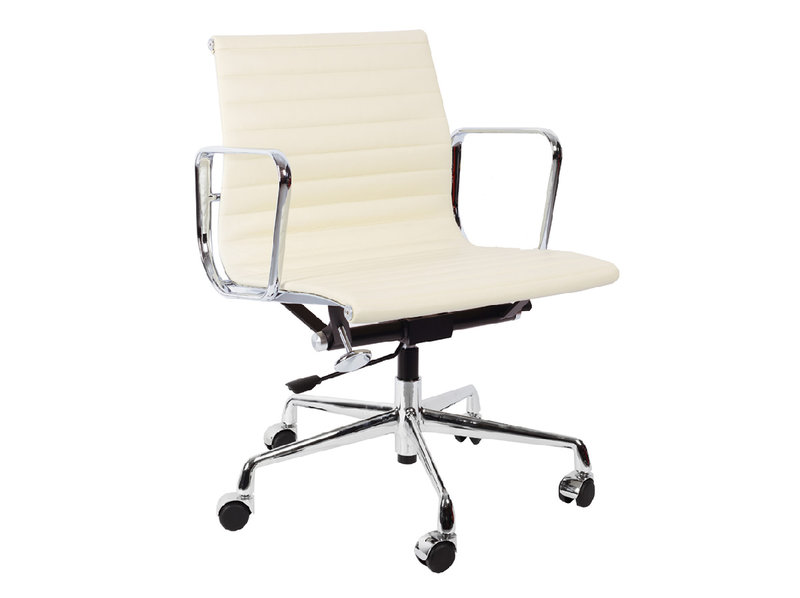 Кресло Eames Style Ribbed Office Chair EA 117 кремовая кожа от дизайнера CHARLES & RAY EAMES