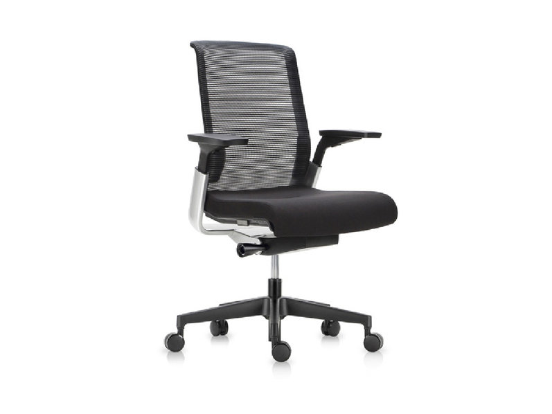 Офисное эргономичное кресло MATCH черная сетка от студии дизайна BARTOLI DESIGN