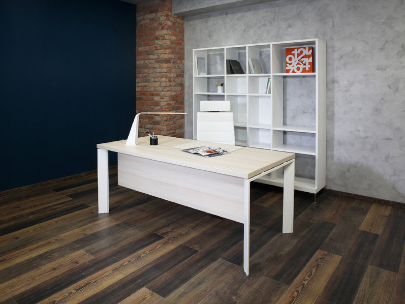Офисный стол Fermo Light 180 см белые опоры от дизайнерской студии Profoffice