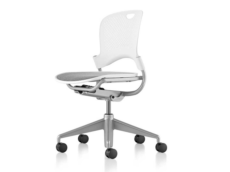 Кресло для сотрудников CAPER фабрики Herman Miller