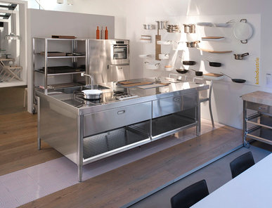 Итальянский кухонный гарнитур 125x280 фабрики ALPES INOX